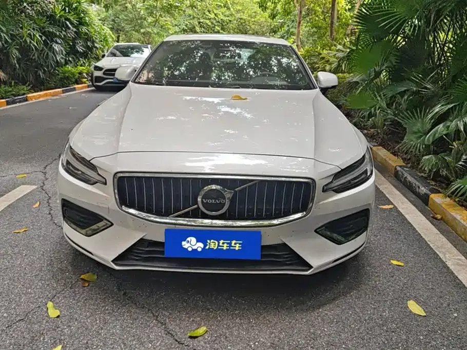 Volvo S60 2025 из CN, фото 8