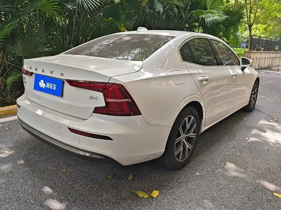 Volvo S60 2025 из CN, фото 6