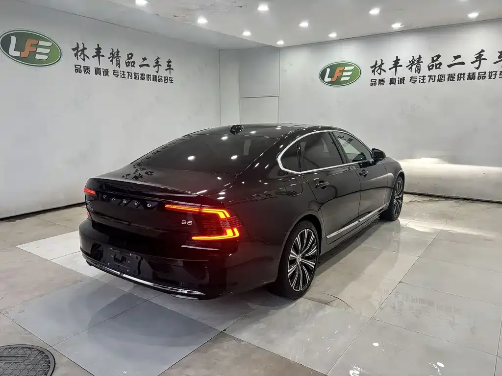 Volvo S90 2025 из CN, фото 5