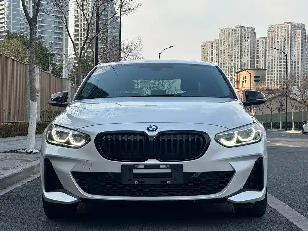 BMW 1 Series 2021 из CN, фото 9