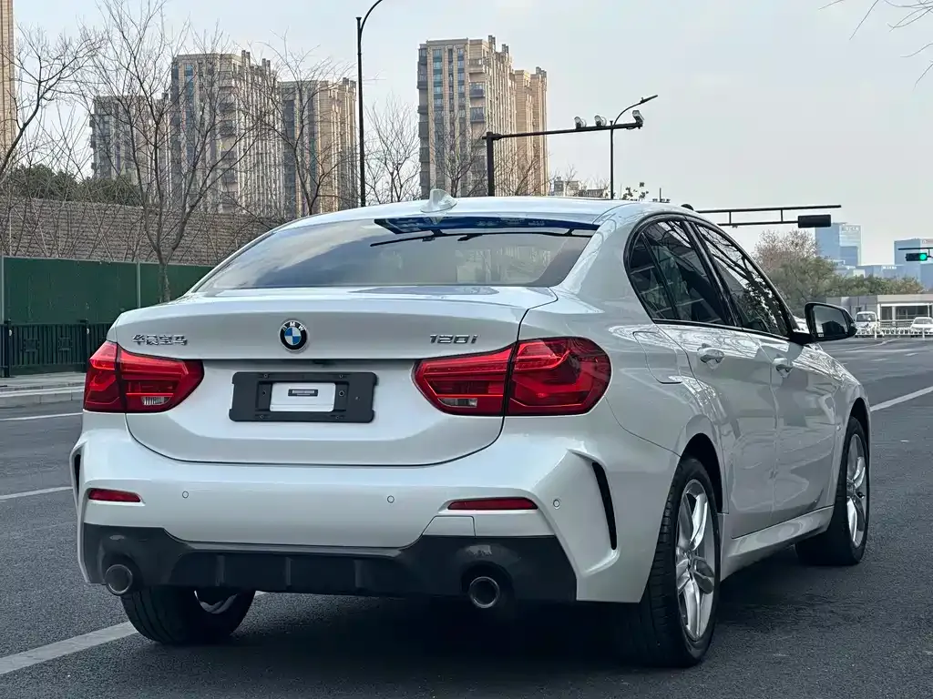 BMW 1 Series 2021 из CN, фото 4