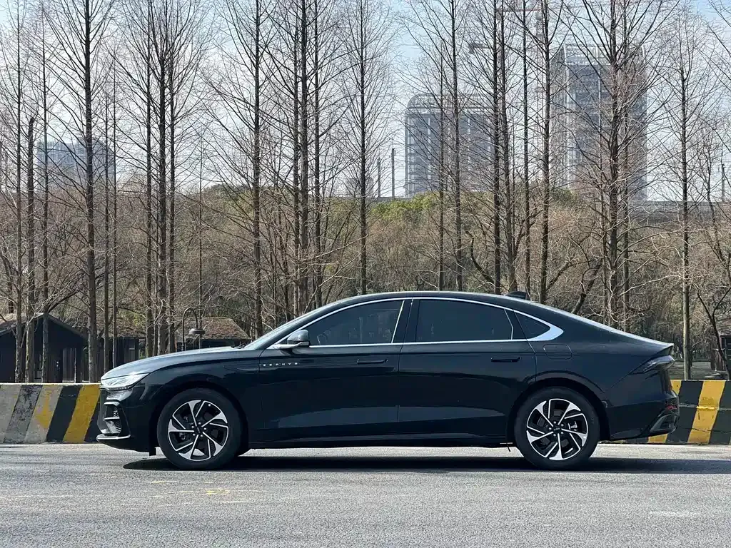 Lincoln Z 2023 из CN, фото 10