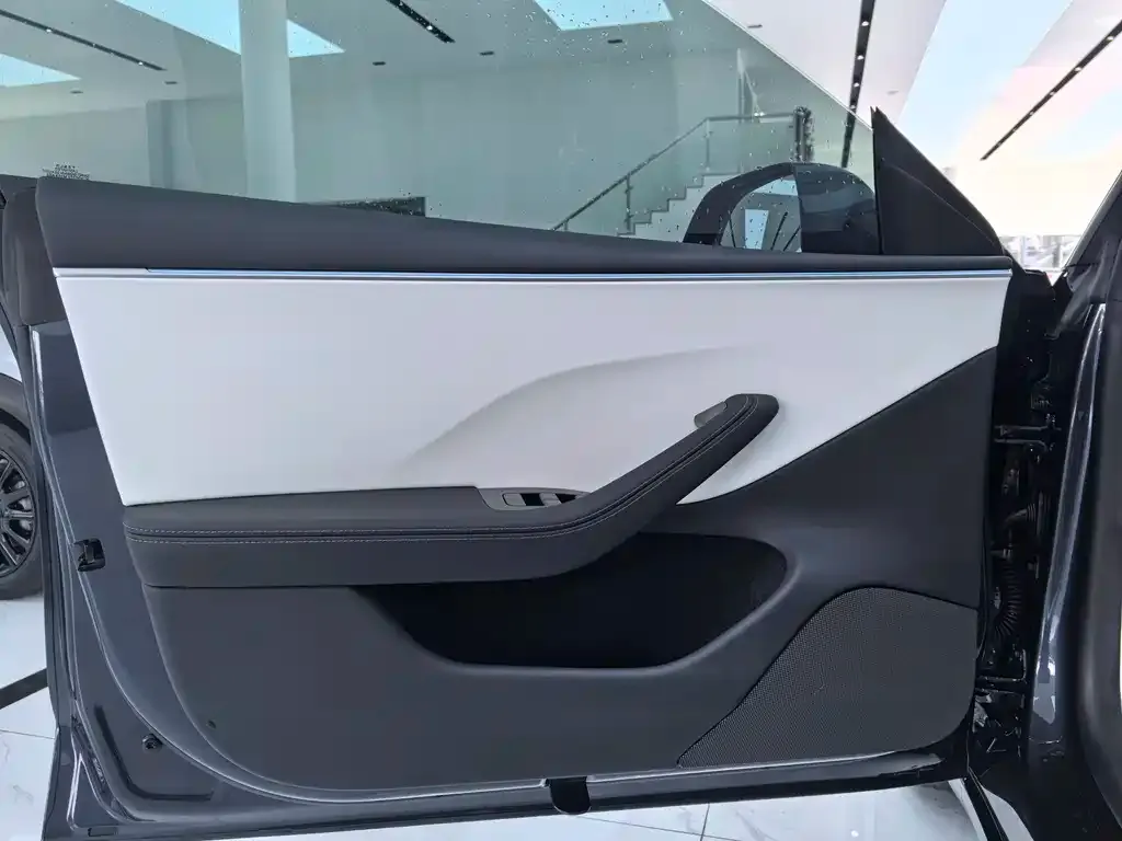 Tesla Model 3 2024 из CN, фото 4