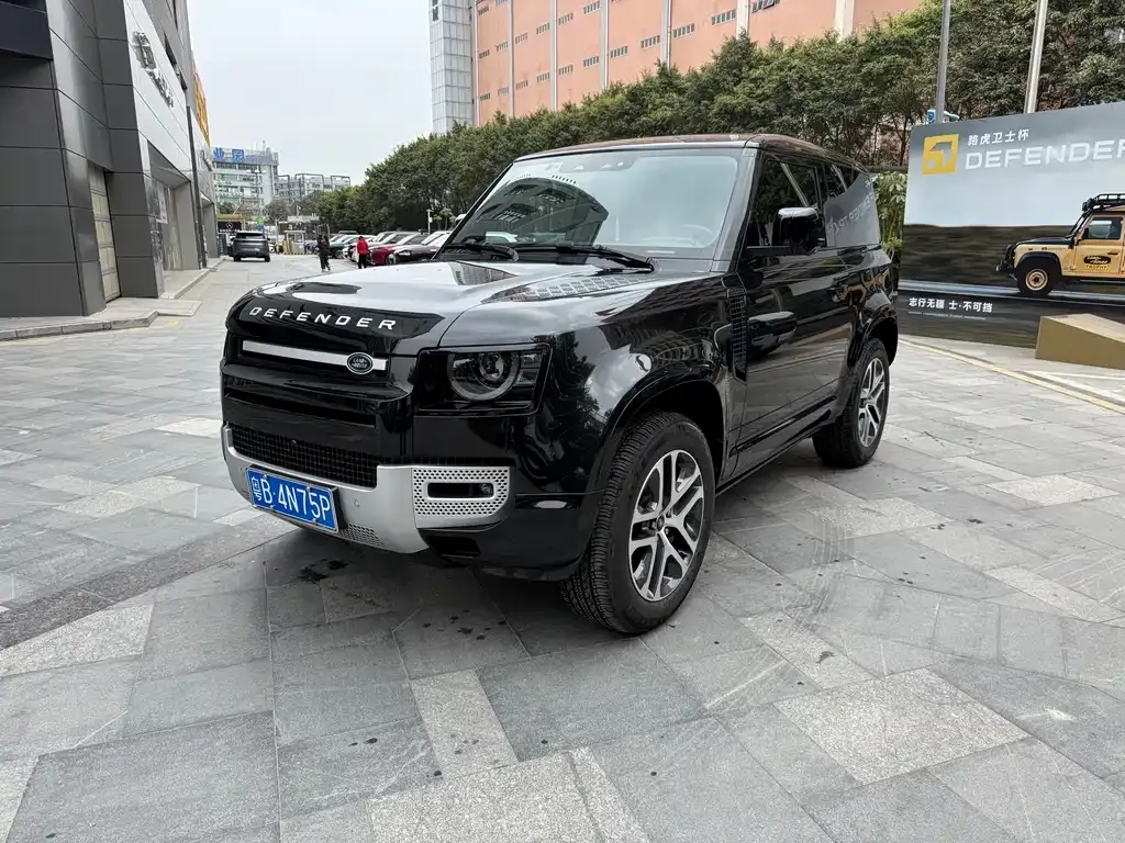 Land Rover Defender — фото 1