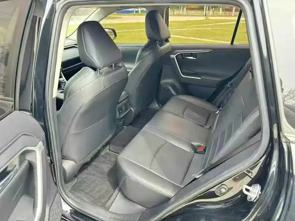Toyota Wildlander 2021 из CN, фото 3