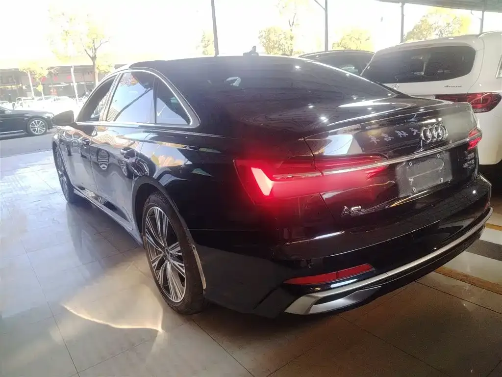Audi A6L 2024 из CN, фото 4