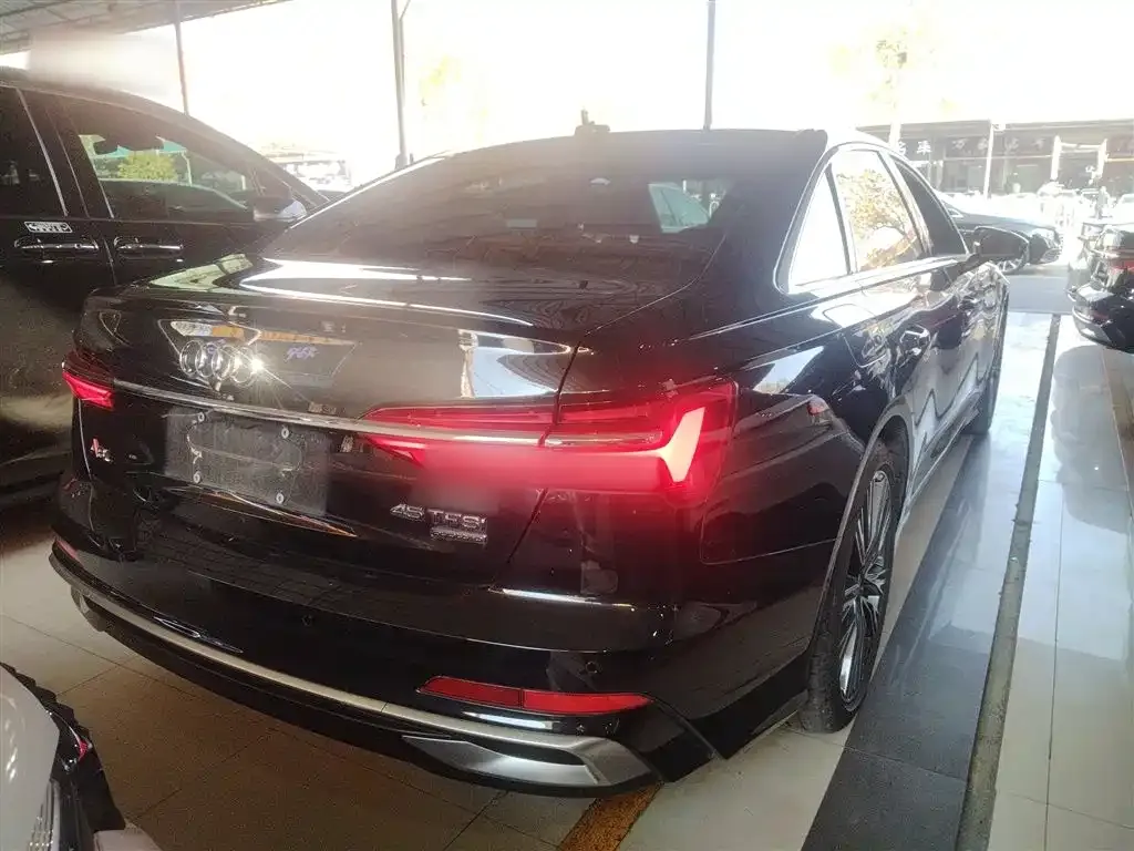 Audi A6L 2024 из CN, фото 2