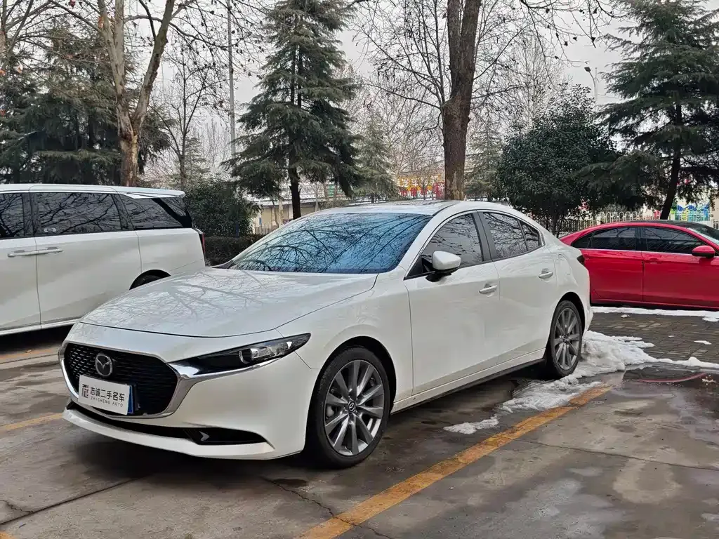 Mazda 3 Axela 2023 из CN, фото 1