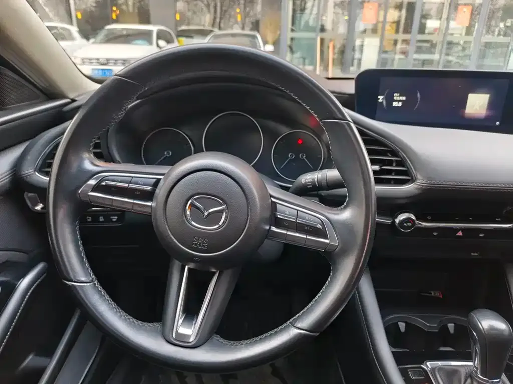Mazda 3 Axela 2023 из CN, фото 9