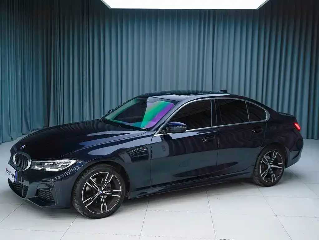 BMW 3 Series 2021 из CN, фото 1