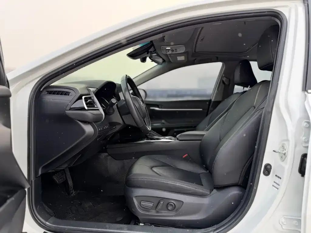 Toyota Camry 2021 из CN, фото 8