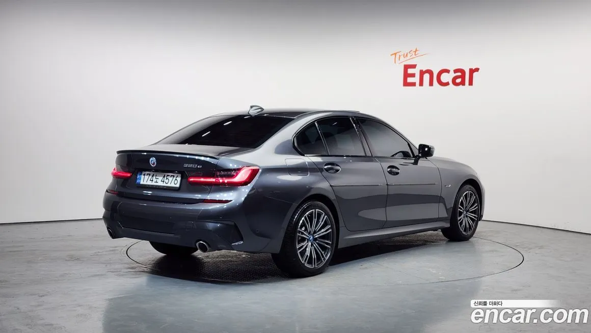 BMW 3-Series 2022 из KR, фото 3