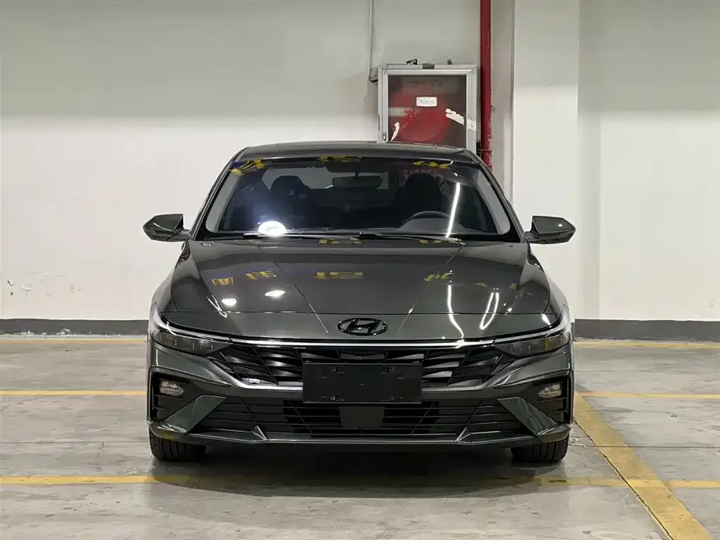 Hyundai Elantra — фото 7