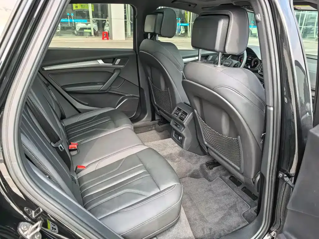 Audi Q5L 2024 из CN, фото 6