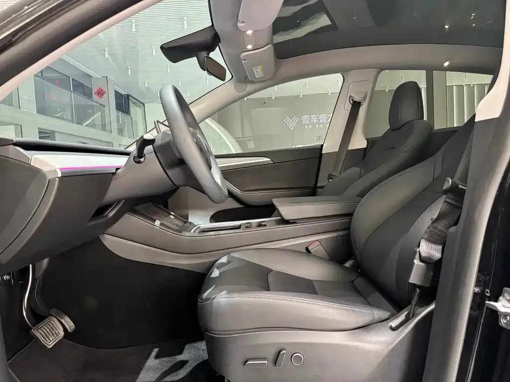 Tesla Model Y 2024 из CN, фото 8