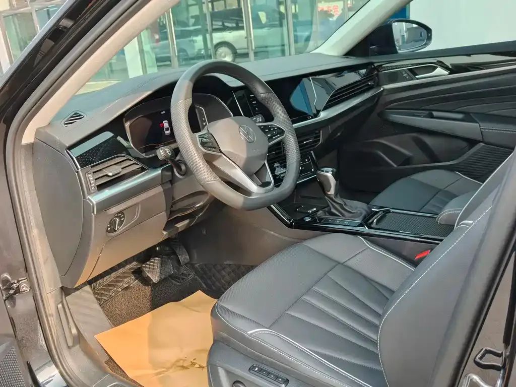 Volkswagen Passat 2024 из CN, фото 3