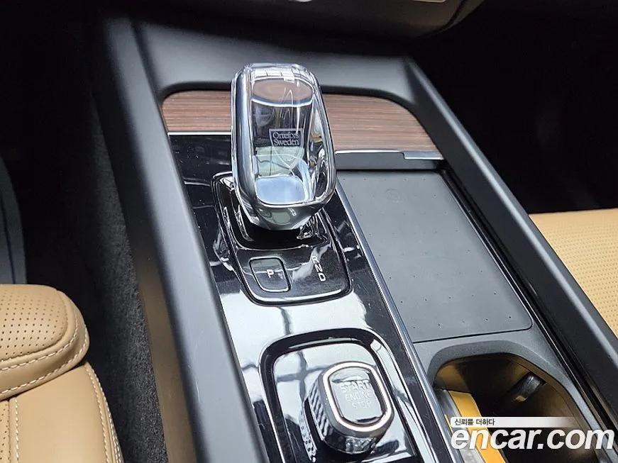 Volvo XC60 2021 из KR, фото 3