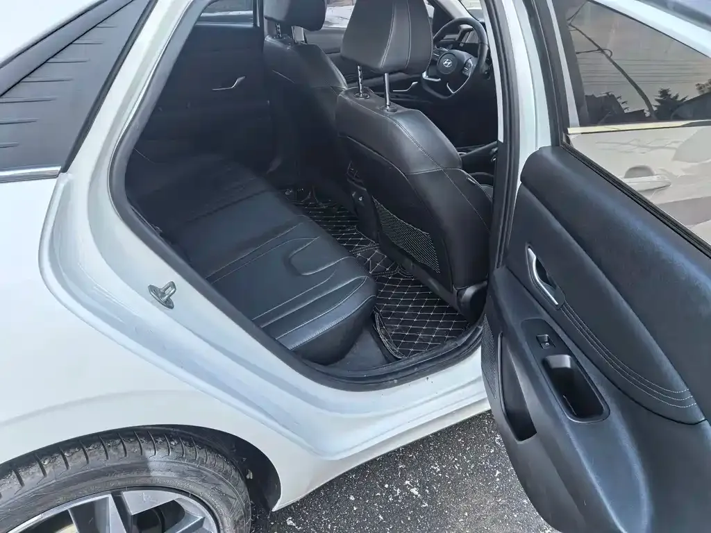 Hyundai Elantra 2022 из CN, фото 2