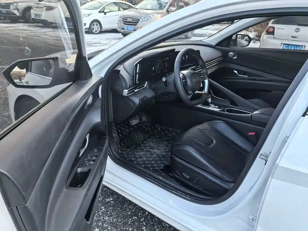 Hyundai Elantra 2022 из CN, фото 5