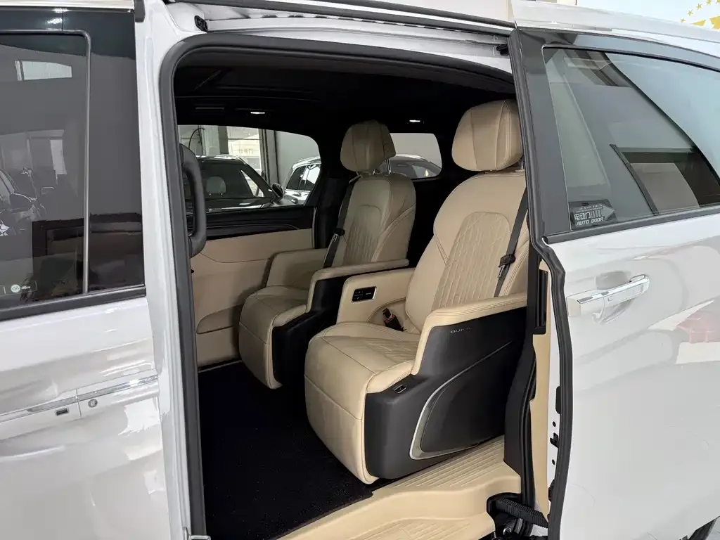 Buick GL8 2022 из CN, фото 3