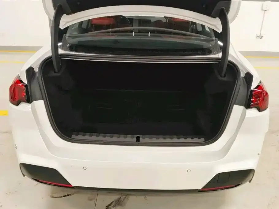 BMW 2 Series 2025 из CN, фото 3