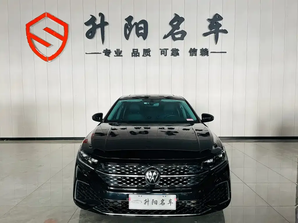 Volkswagen Passat 2023 из CN, фото 3