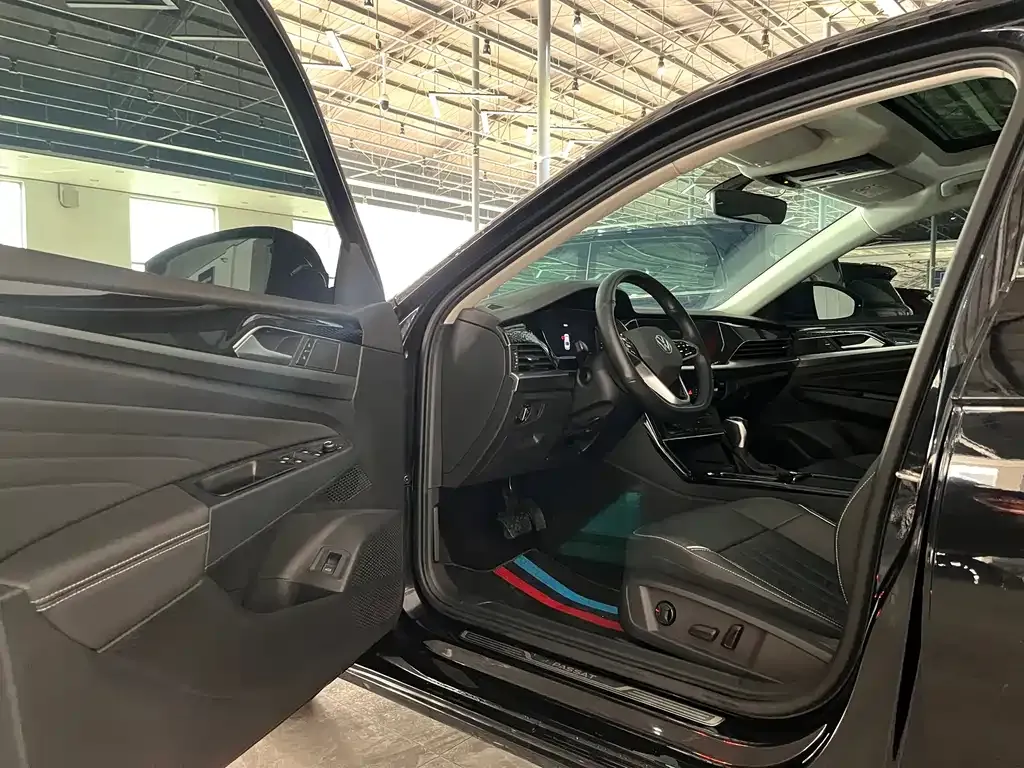 Volkswagen Passat 2023 из CN, фото 2