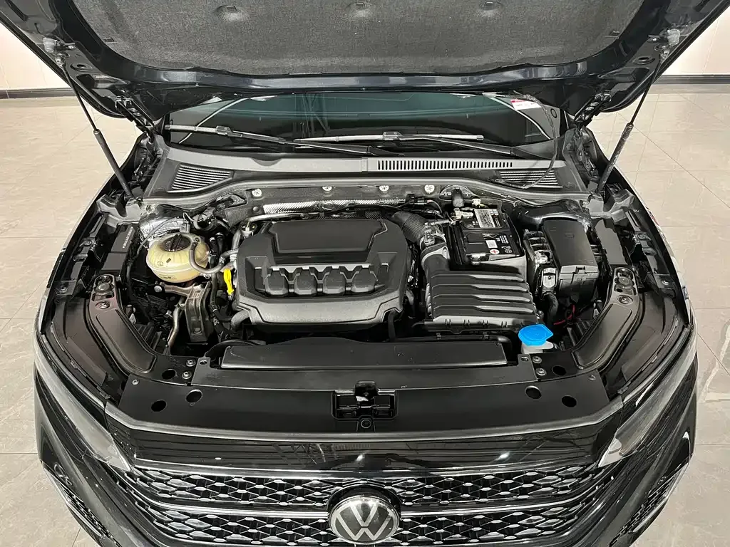 Volkswagen Passat 2023 из CN, фото 6