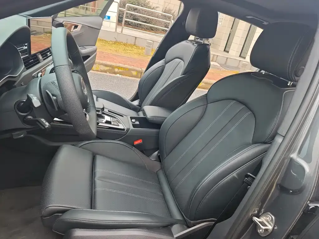 Audi A4L 2025 из CN, фото 10