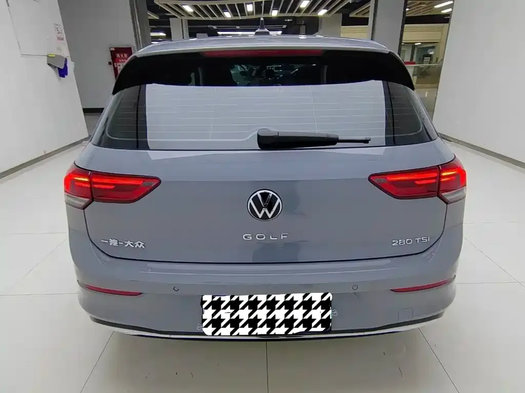 Volkswagen Golf 2023 из CN, фото 8