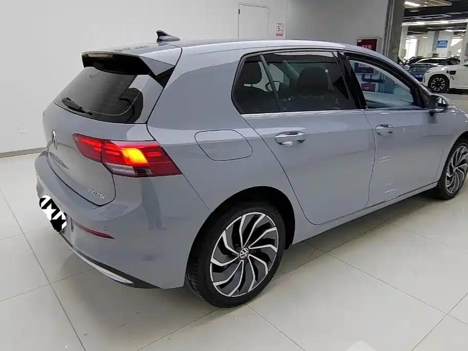 Volkswagen Golf 2023 из CN, фото 7
