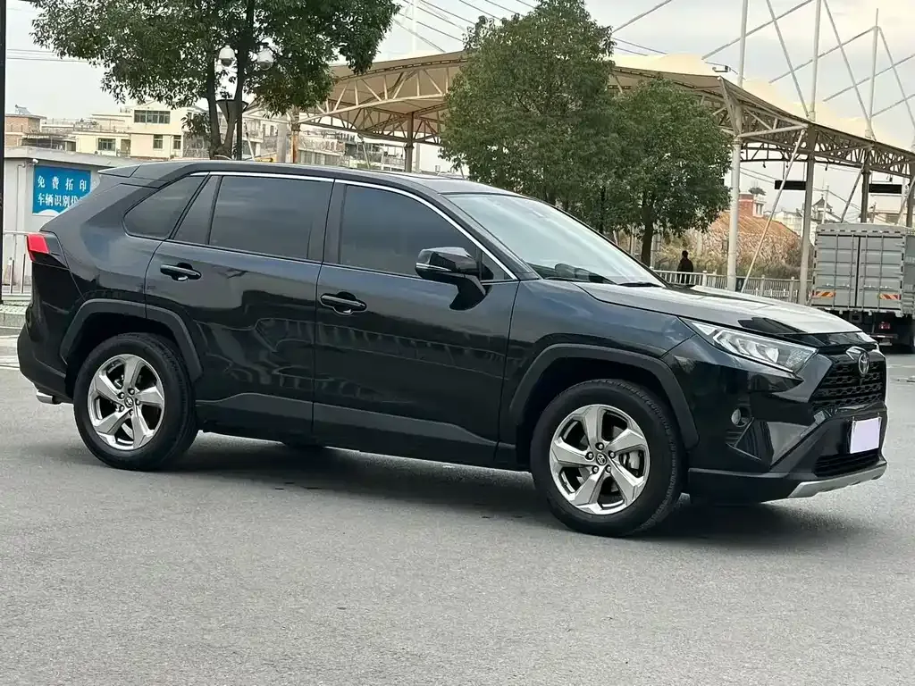 Toyota RAV4 2022 из CN, фото 4