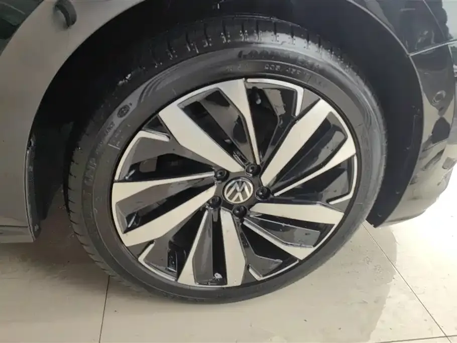 Volkswagen Passat 2024 из CN, фото 7