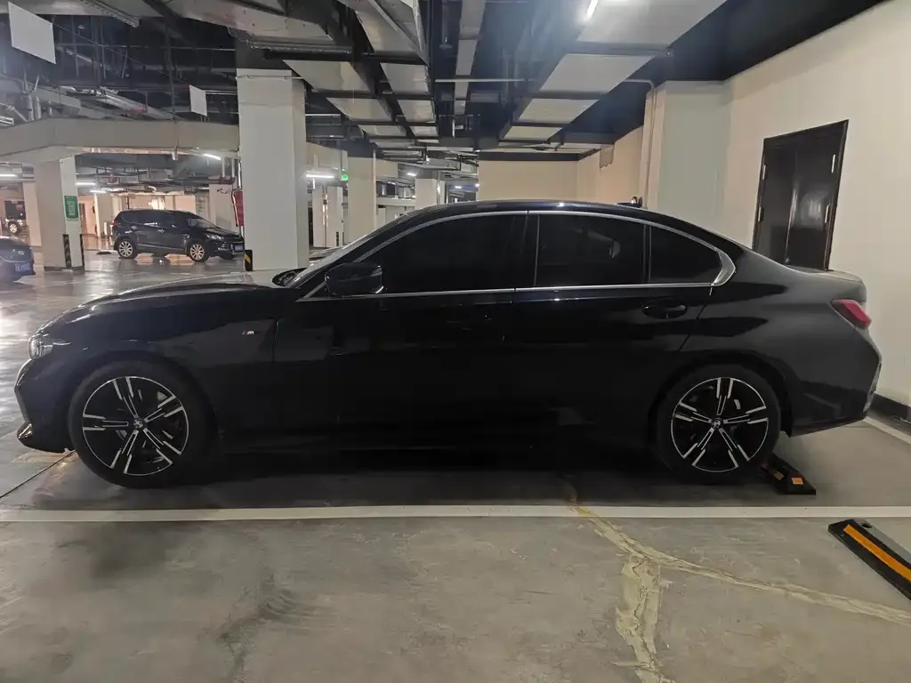 BMW 3 Series 2024 из CN, фото 7