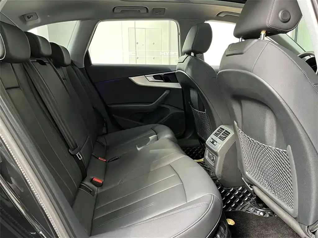 Audi A4 (Import) 2023 из CN, фото 4