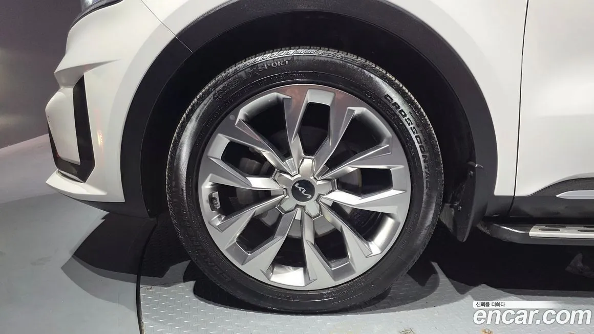 Kia Sorento — фото 10