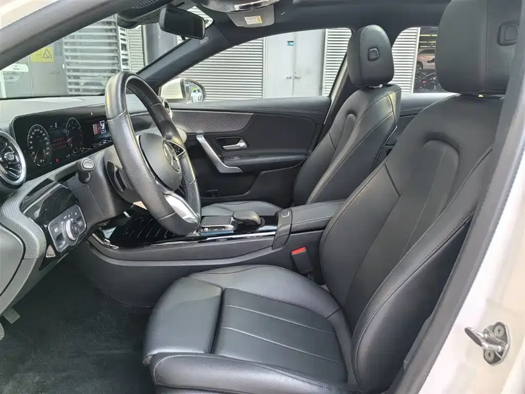 Mercedes-Benz A-Class 2023 из CN, фото 9