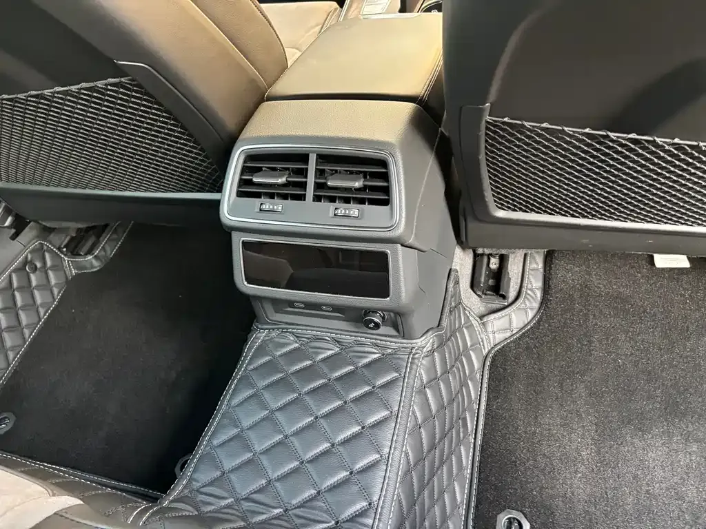 Audi A6L 2023 из CN, фото 10