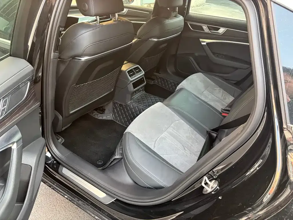 Audi A6L 2023 из CN, фото 5