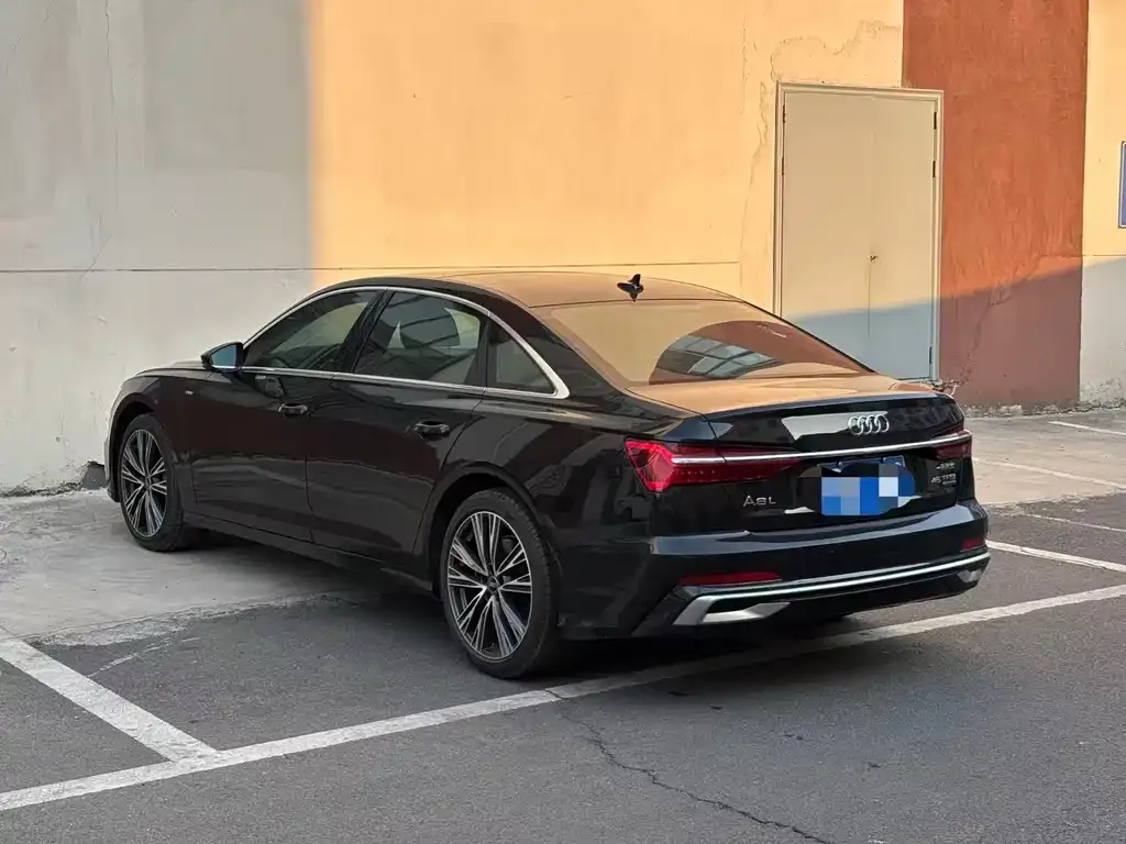 Audi A6L 2023 из CN, фото 4