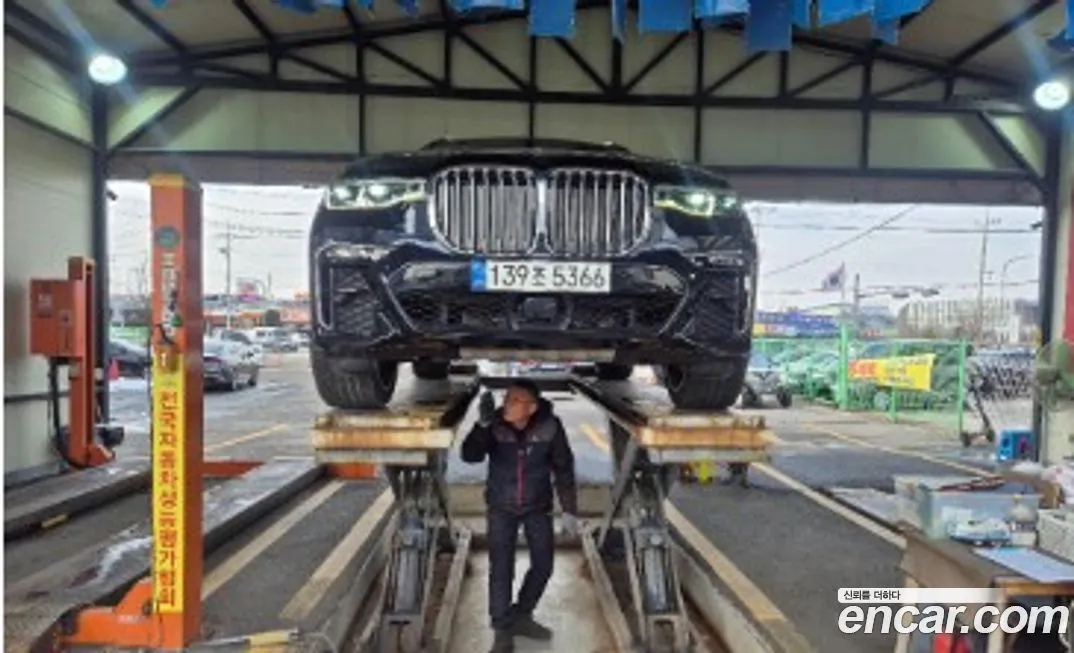 BMW X7 2021 из KR, фото 2
