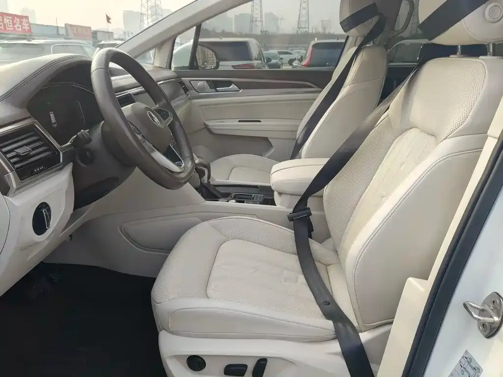 Volkswagen Viloran 2021 из CN, фото 8