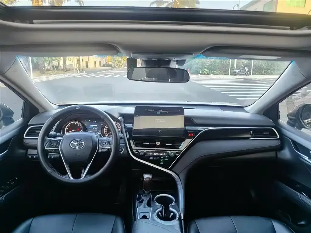 Toyota Camry 2023 из CN, фото 3