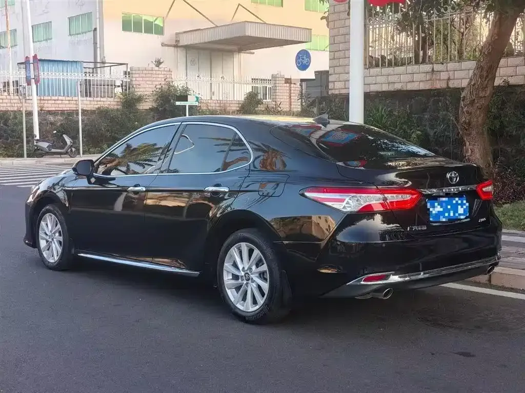 Toyota Camry 2023 из CN, фото 7