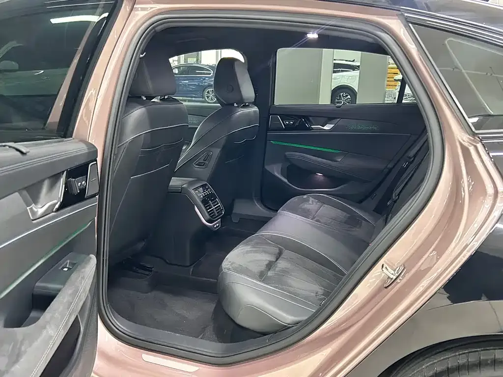 Volkswagen Passat 2024 из CN, фото 6