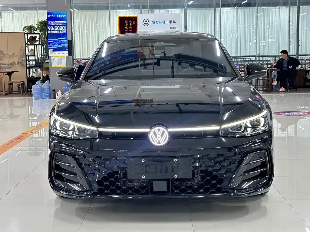 Volkswagen Passat 2024 из CN, фото 2