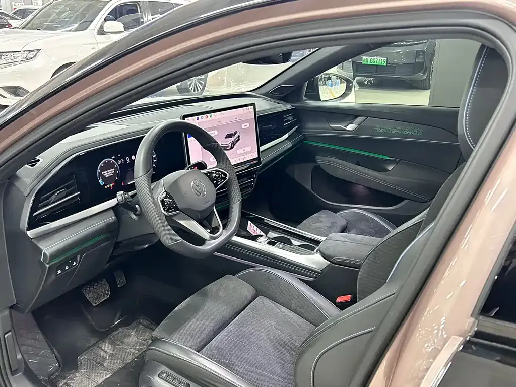 Volkswagen Passat 2024 из CN, фото 3