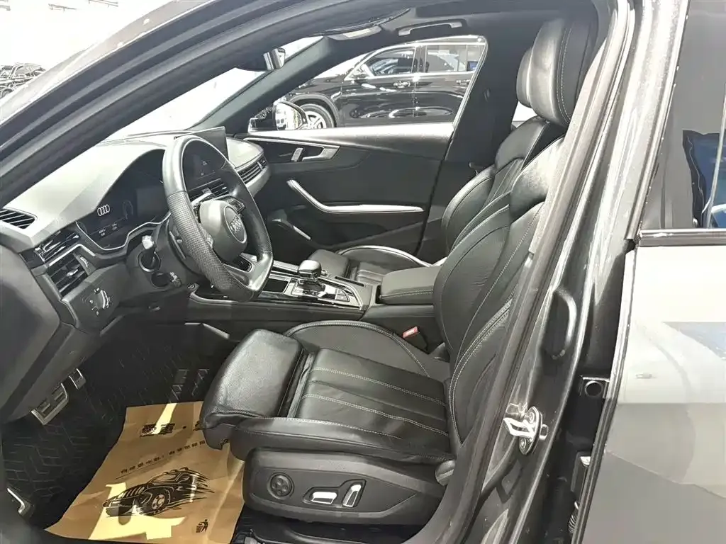 Audi A4L 2024 из CN, фото 4