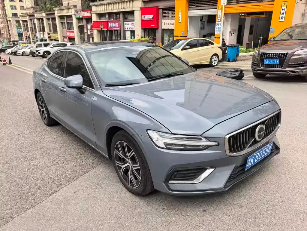 Volvo S60 2023 из CN, фото 8