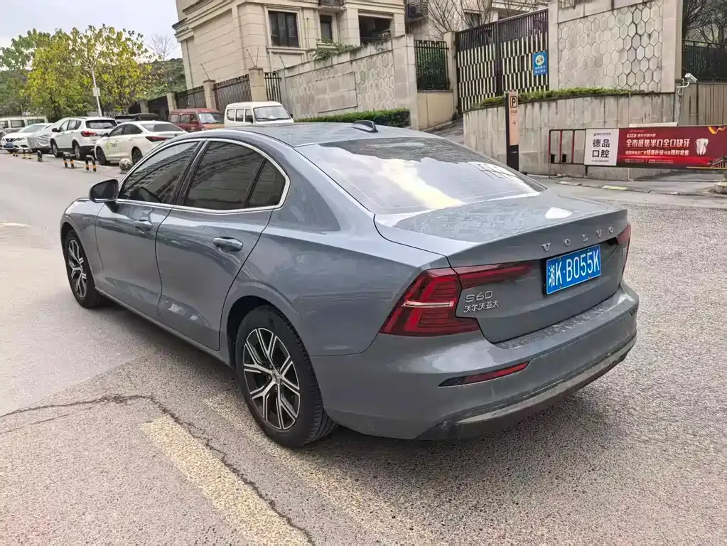 Volvo S60 2023 из CN, фото 6